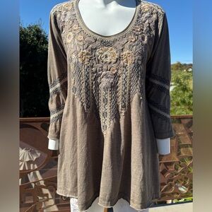 💚 Johnny Was Flowers Floral Embroidered Khaki Green Long Sleeve Tee Top Size S 🌼